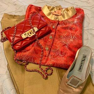 Santoba Tailors Red/gold paisley ss top size Small